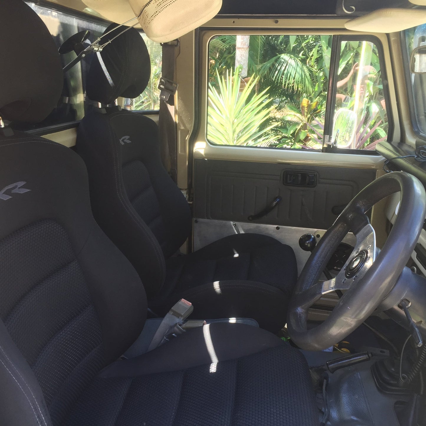 Seat Adapter Kit - Suitable for use with 40 Series LandCruiser