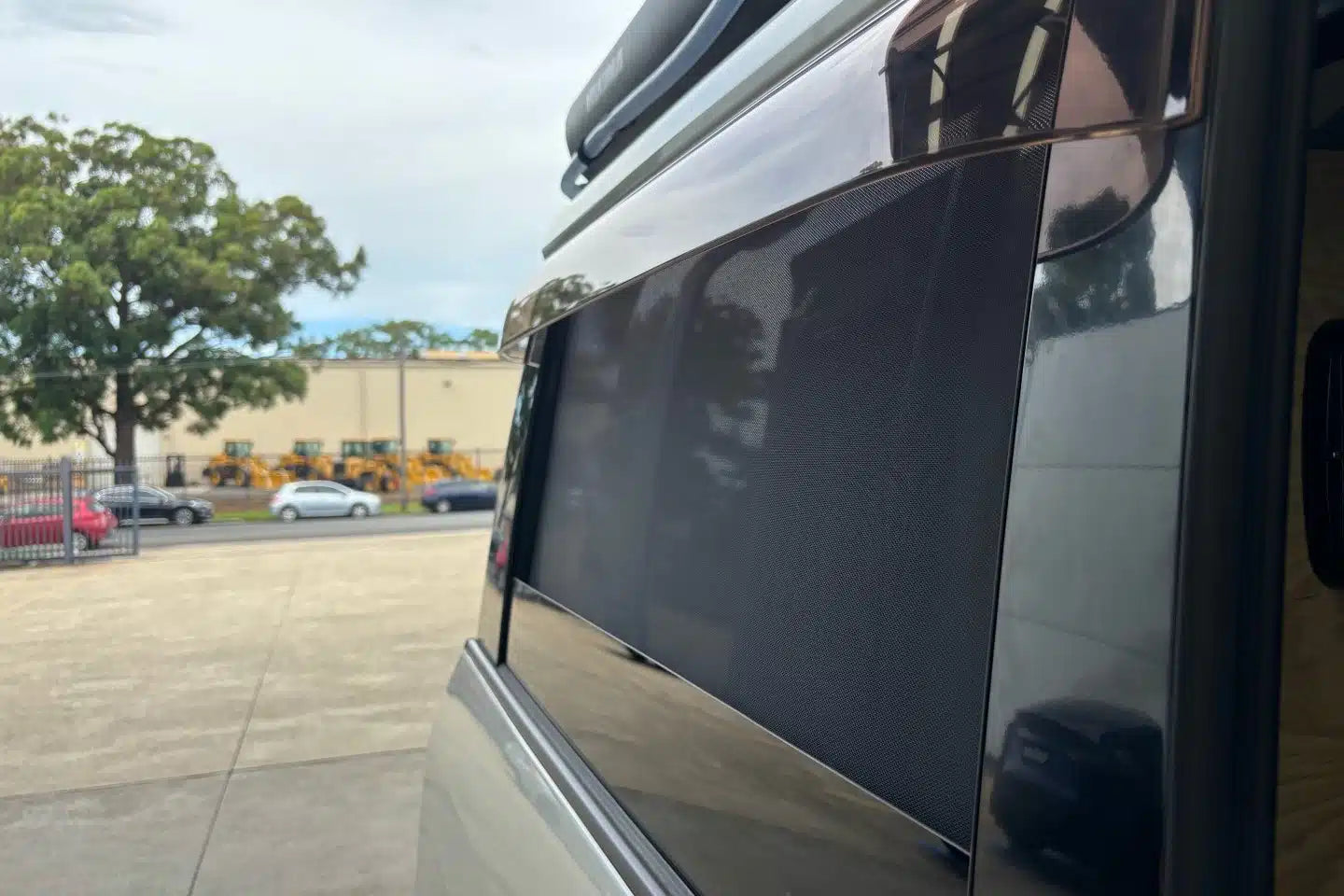 Snap Shades Suitable for Mitsubishi Delica 5th Gen (D:5; 2007-Present)