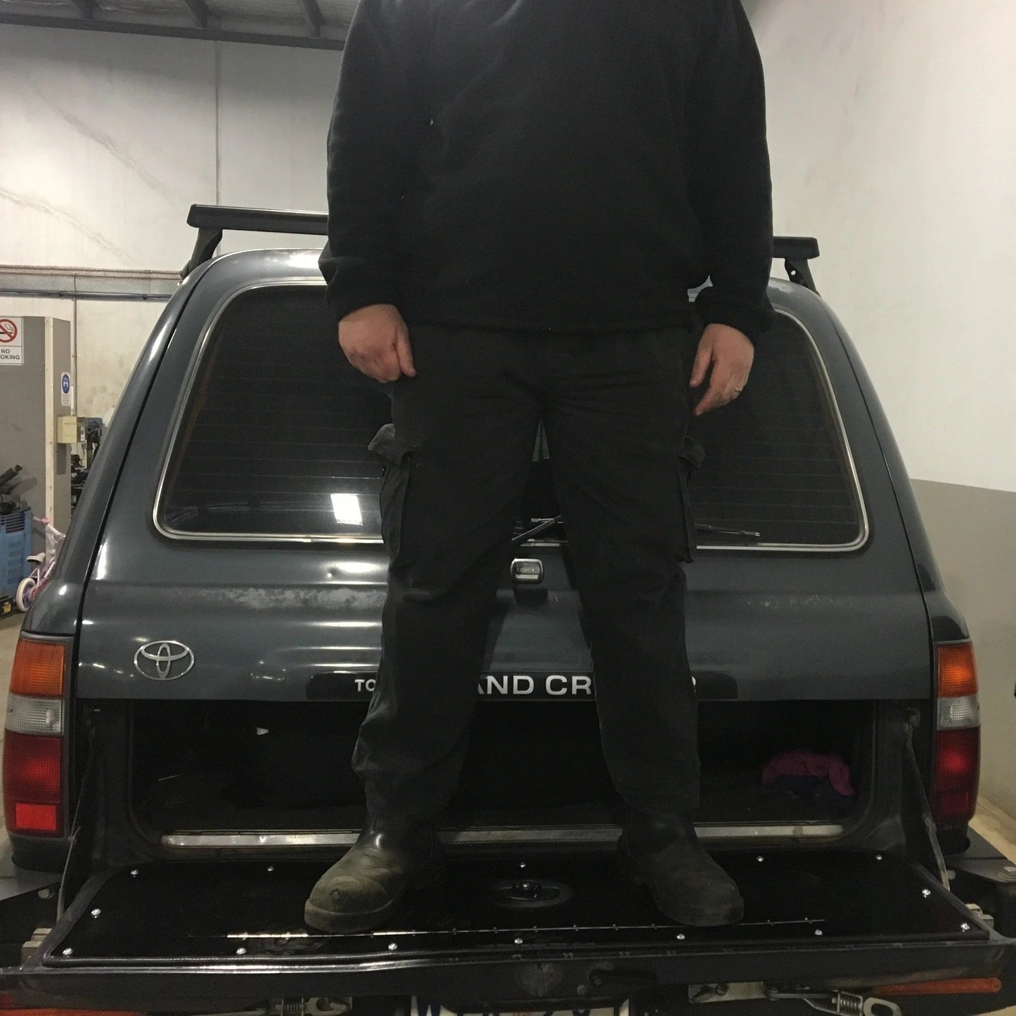 Tailgate Storage Mod Suitable for 100 / 105 Series Land Cruiser
