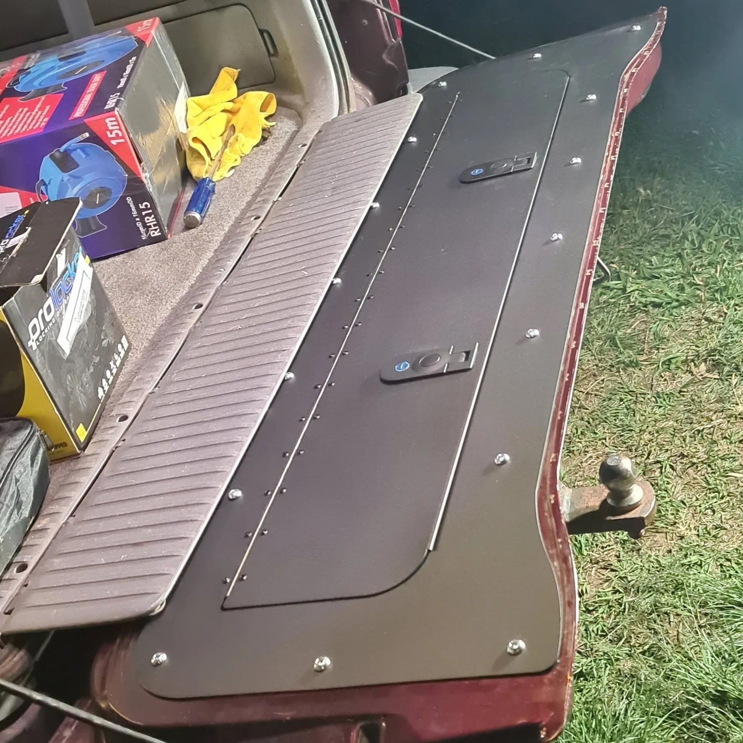 Tailgate Storage Mod Suitable for 100 / 105 Series Land Cruiser
