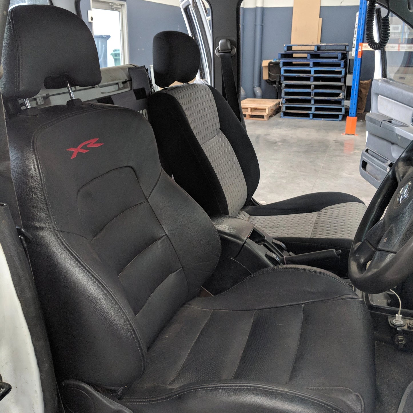 Seat Adapter Kit - Suit Navara D22