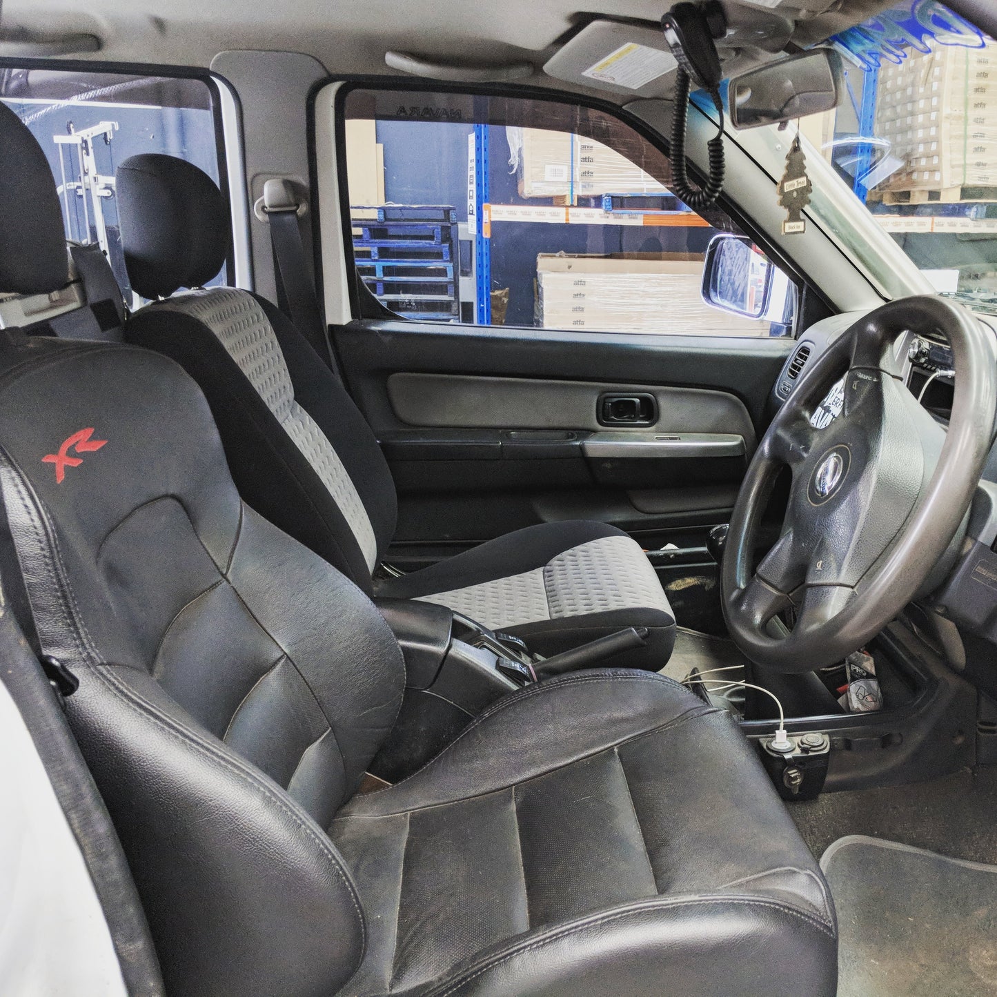 Seat Adapter Kit - Suit Navara D22